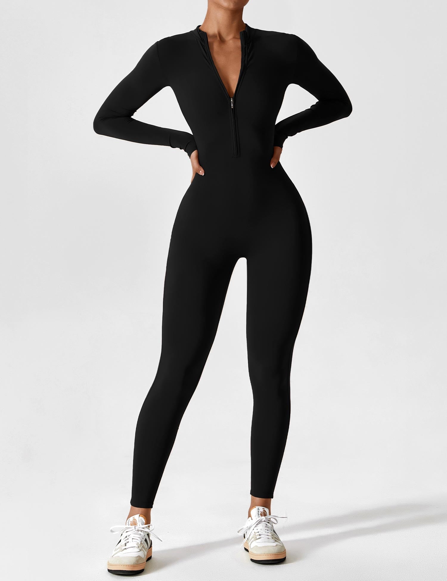 STILVÆRK | Jumpsuit med Lynlås og Lange Ærmer